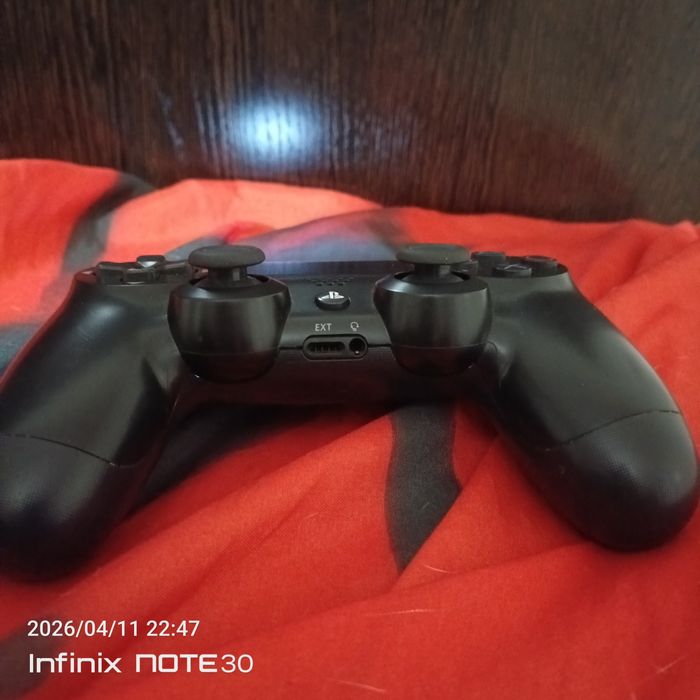обменяю Wireless controller Playstation 4 на диски пс 5/4