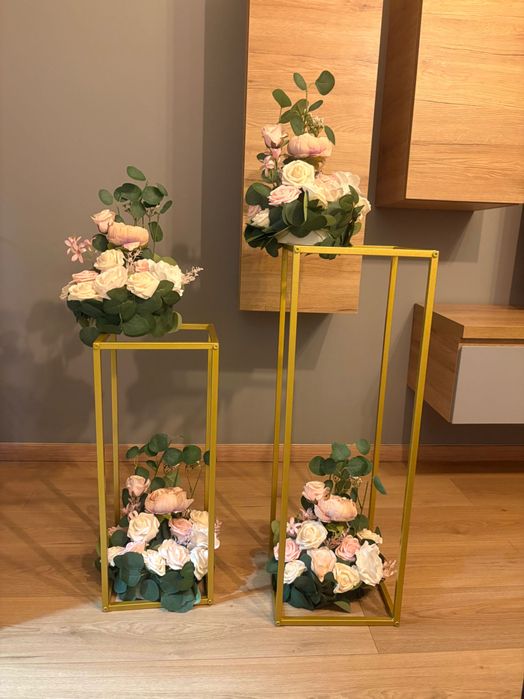 Семпла украса от рози и божури за Декорация за рожден ден