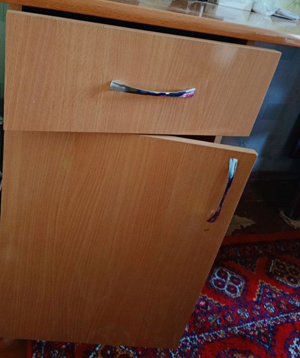 Парта, стол для школьника