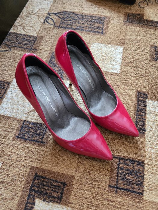 Обувки на висок ток 37 номер