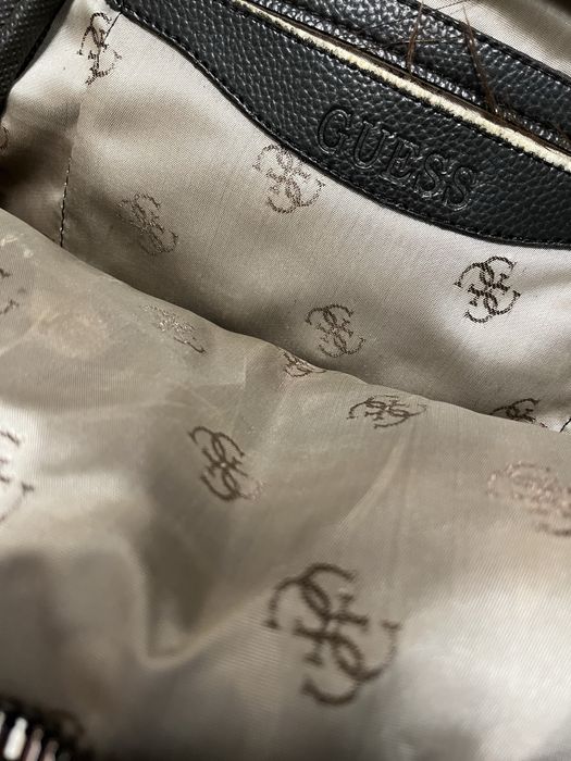 Guess прогинална раница