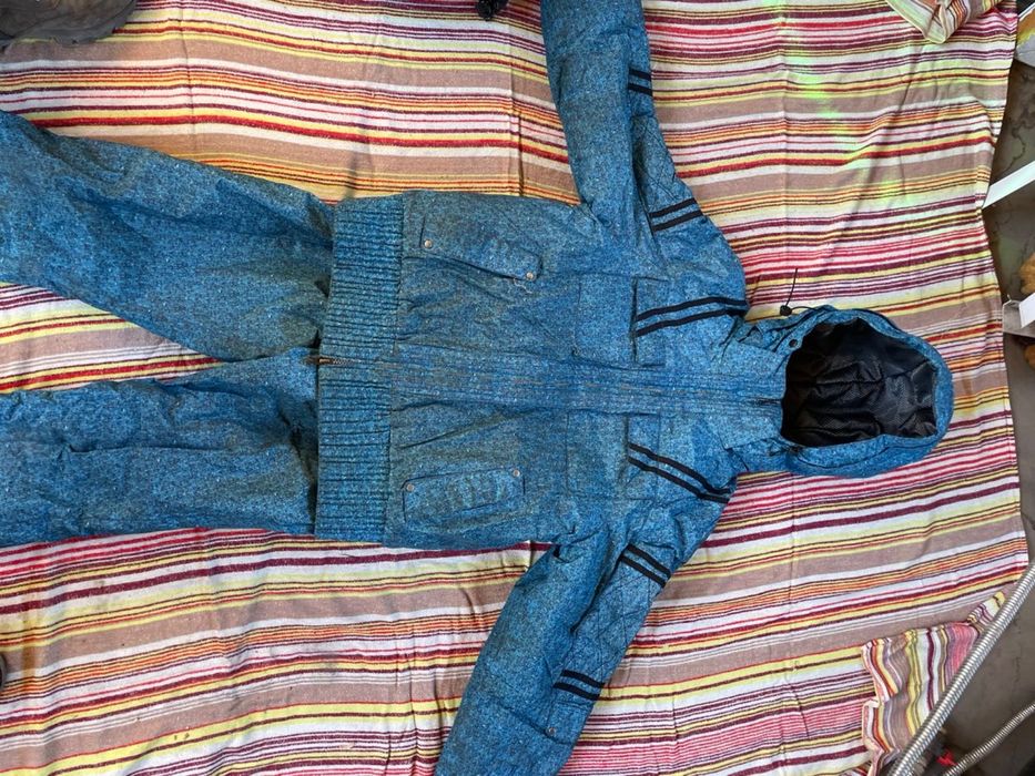 Продам женский зимний комбинезон