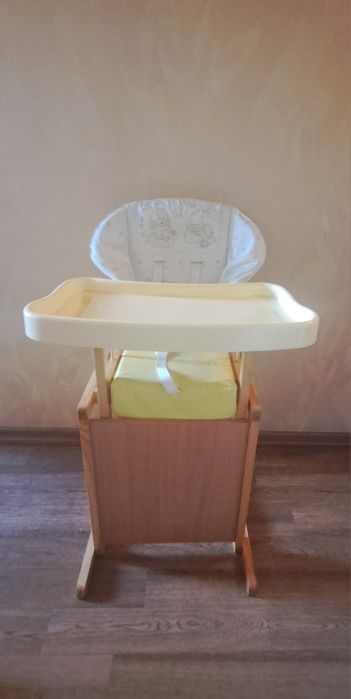 Продам детский стульчик для кормления.