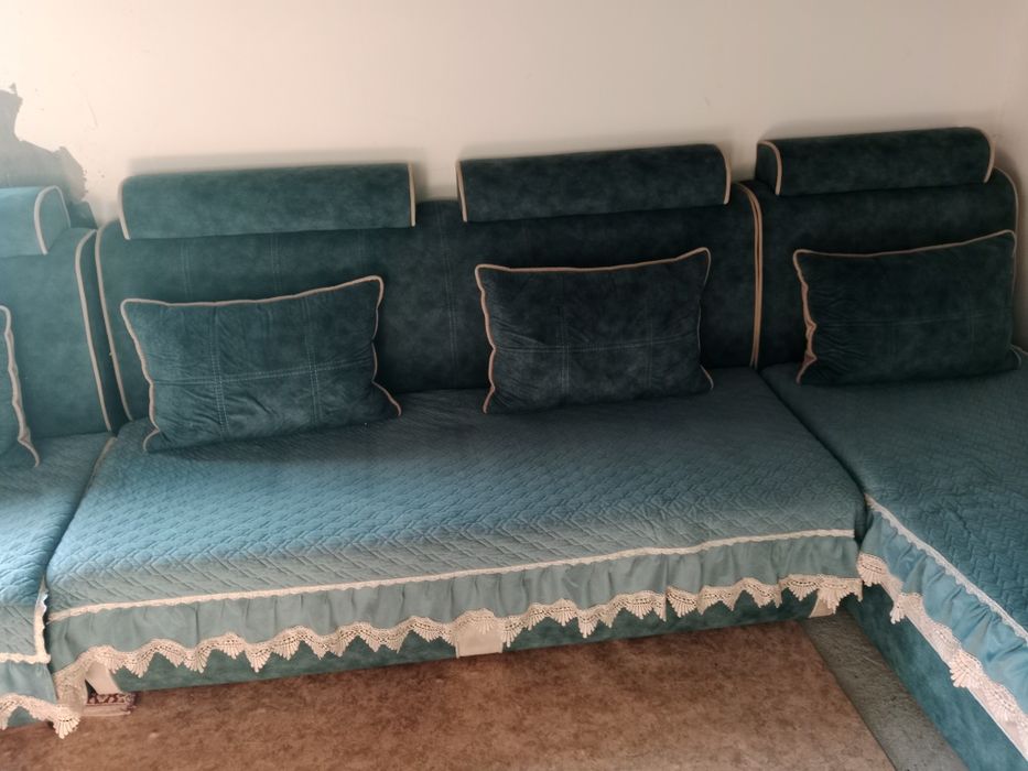 Продам диван для гостиной