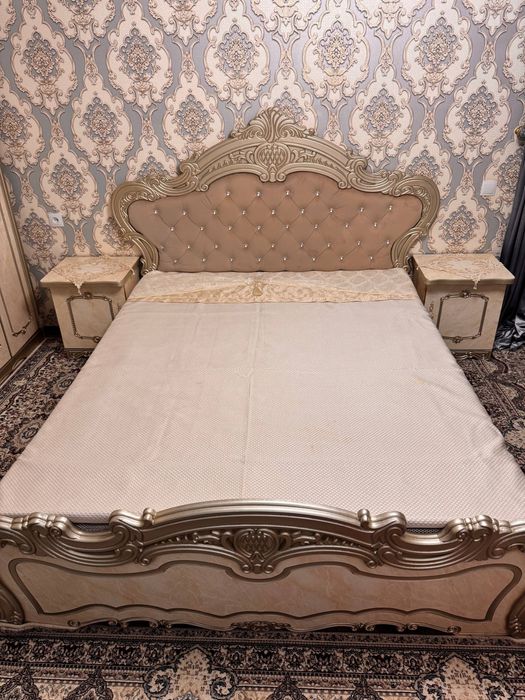 Продаётся спальный гарнитур