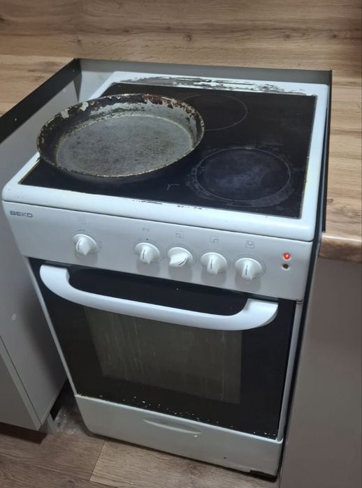Продам керамическую плиту Beko