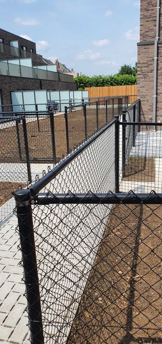 Stalpi gard de plasa impletita și panouri sudate