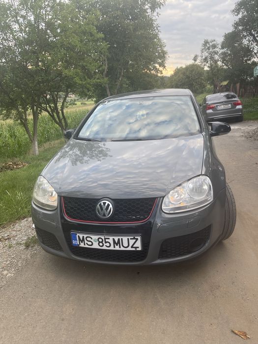 Vand sau schimb golf 5 cu atv
