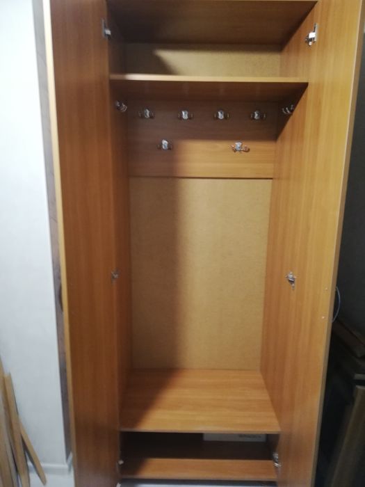 Шкаф недорого продам