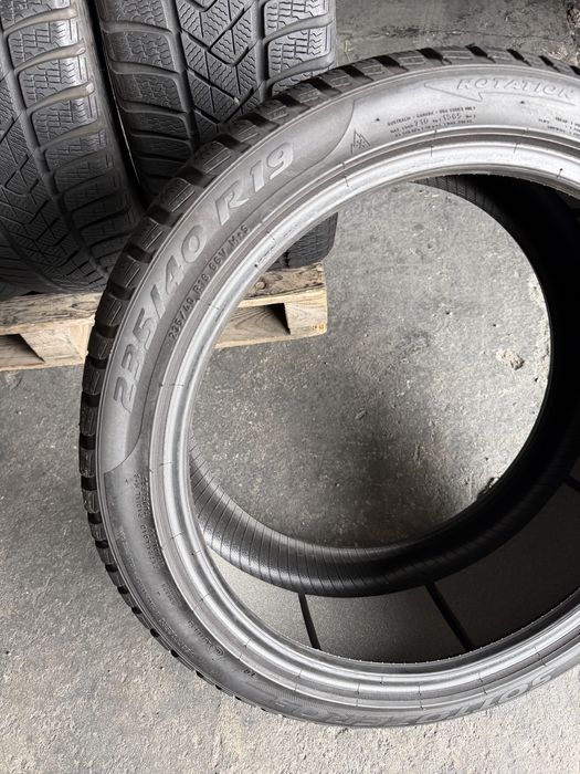 4 anvelope iarna 235/40/19 , Pirelli , TO ( echipate Tesla ) , 6.5 mm !