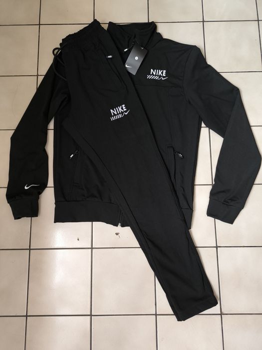 Мъжки спортен екип от полиамид