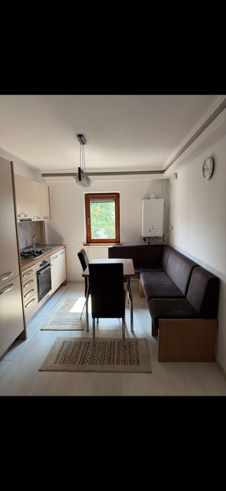 Proprietar ,inciriez apartament 2 camere  in zona centrala