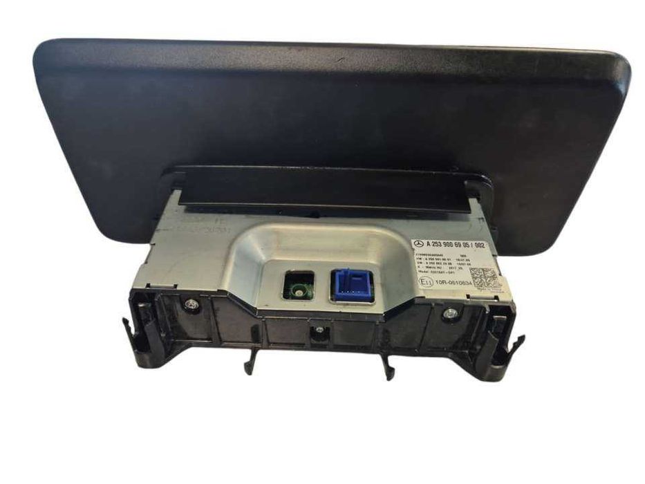 Mercedes GlC - Дисплей