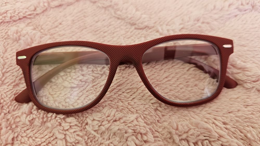 Дамски очила с диоптър + 4 ,четири броя и едни слънчеви   всички нови