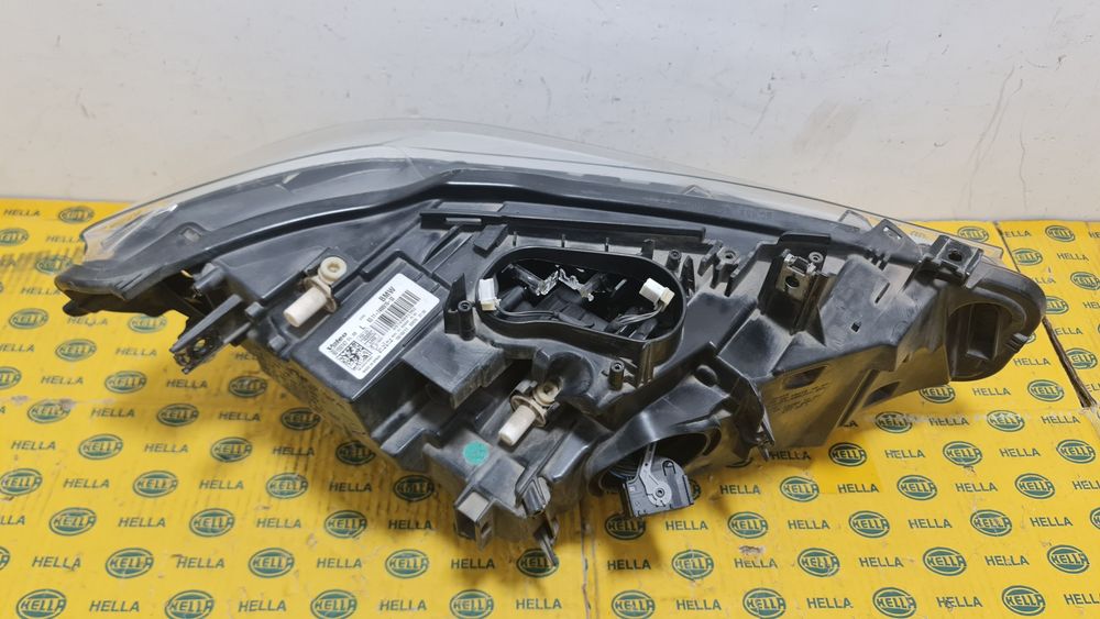 Far full led adaptiv BMW 4 F32 F33 F36 M4 lci facelift 7498919 icon