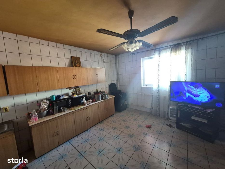 Vilă S+P+2 lângă Dragonul Roșu -375 mp + subsol+magazin