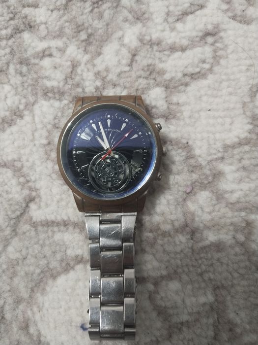 Soatlar sotiladi. Kelishilgan narxlarda.