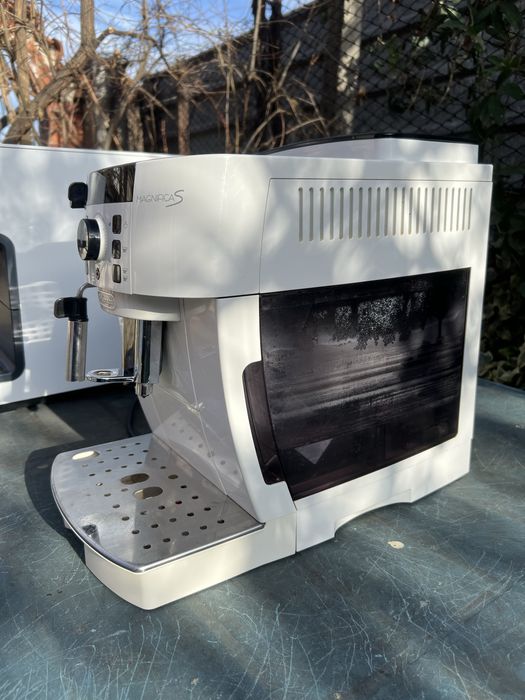 Кафемашини Миеле, Делонги