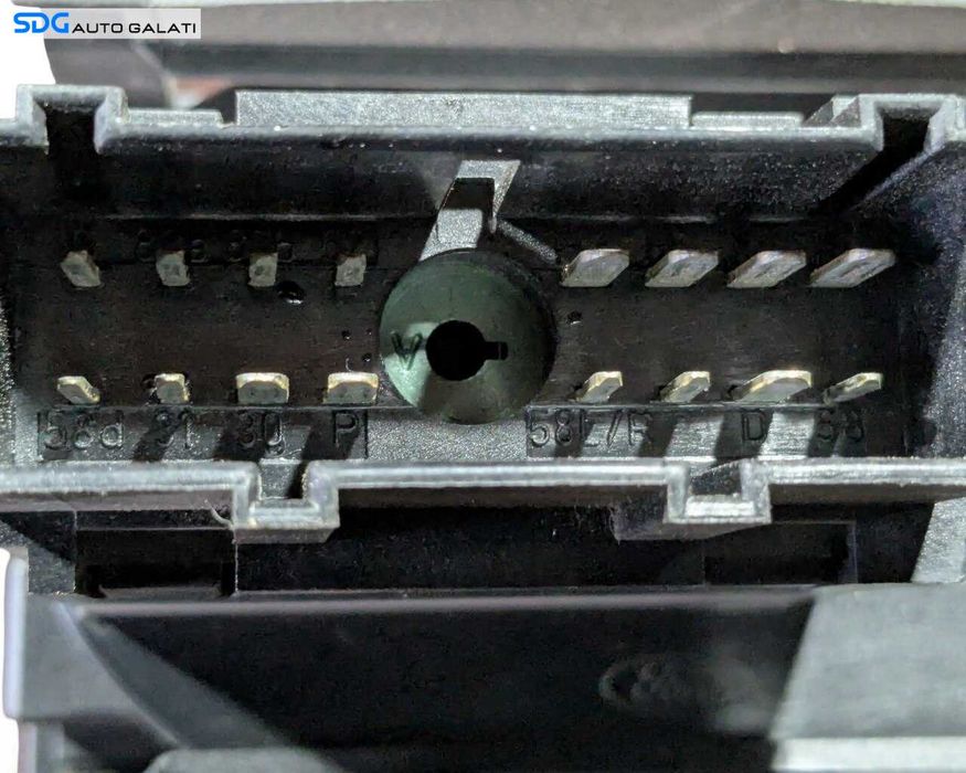 Bloc Lumini Cu Proiectoare Ford Focus 2 2004 - 2010 Cod 3M5T-13A024-CB [LR4224]