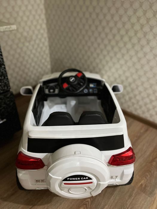 Детский электромобиль