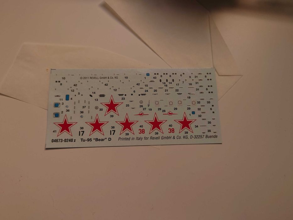 Сглобяем модел самолет Tupolev Tu-95 „Bear D“ - 1:144 Revell (Чисто нов)