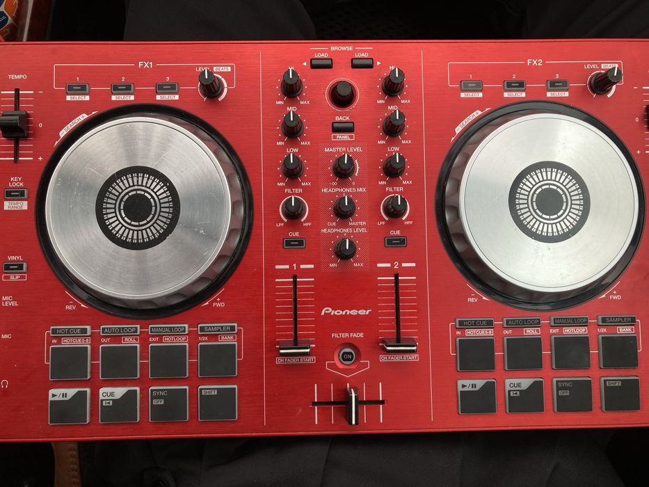 Продаётся Pioneer DOJ-SB