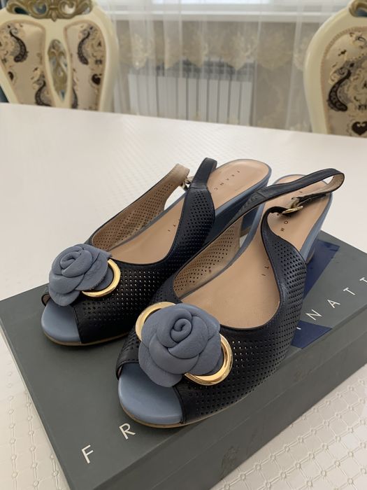 Продам б/у обувь