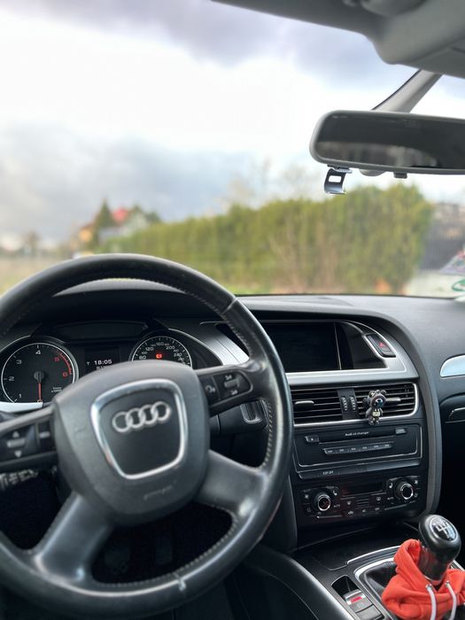 VÂND AUDI A4 B8 2009-2.0 TDI