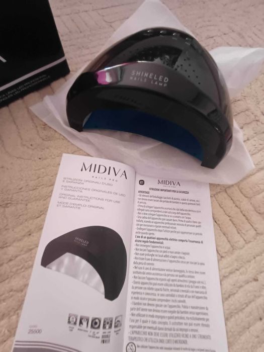 UV LED лампа за изпичане на гел лак с марка MIDIVA