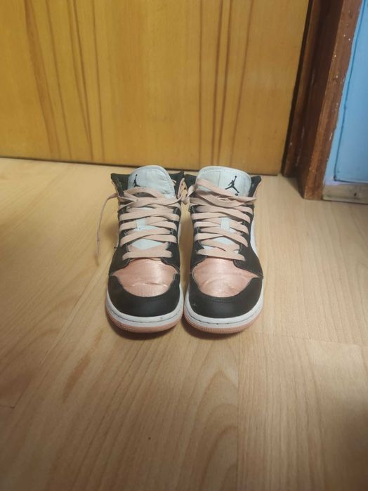 Vând Jordan 1 Mid Maadder Root