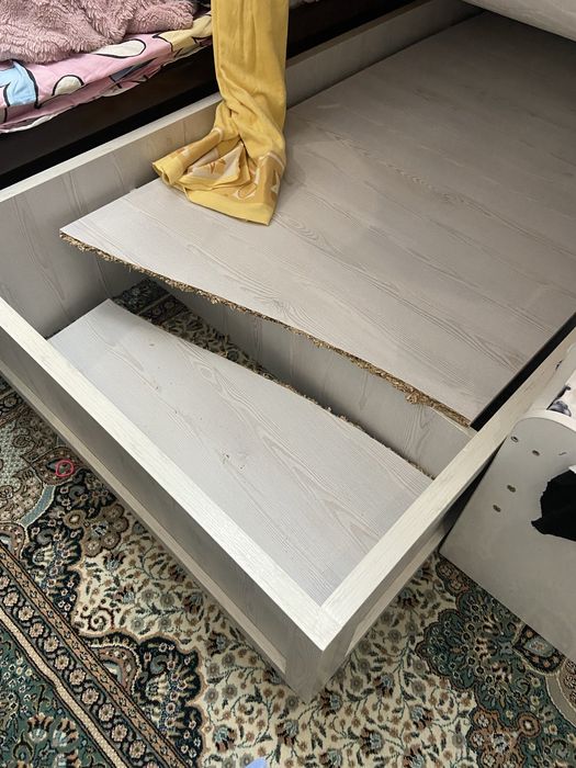 Kravat 1 kishilik sotiladi