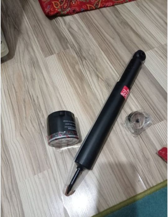 Продам амортизатор и фильтр масленый