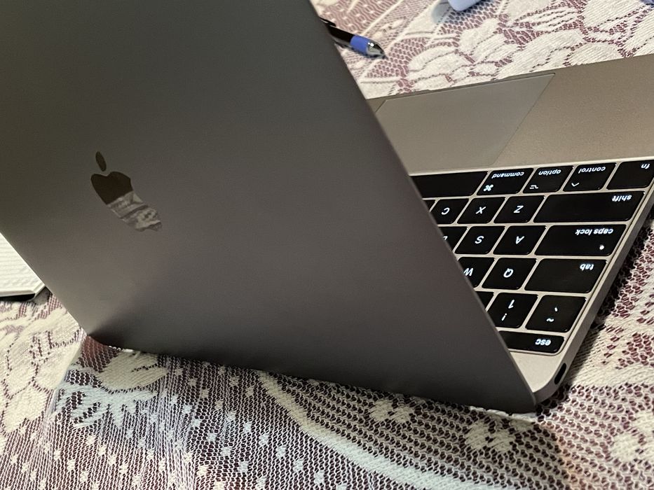 Macbook (air) 2017 12 inch 512GB 299$ 38 sikl