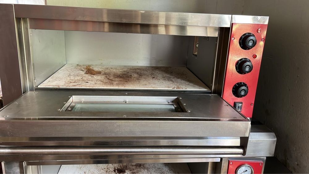 Печка для пицца и булочка, сендэвич