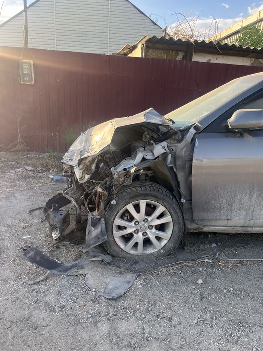 Mazda 3 автомобиль после дтп