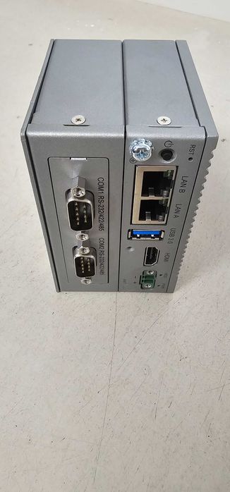 Calculator industrial advantech uno 2271g