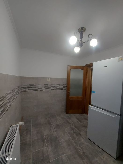 Vanzare apartament 3 camere decomandat, zona micro 6 Targoviste