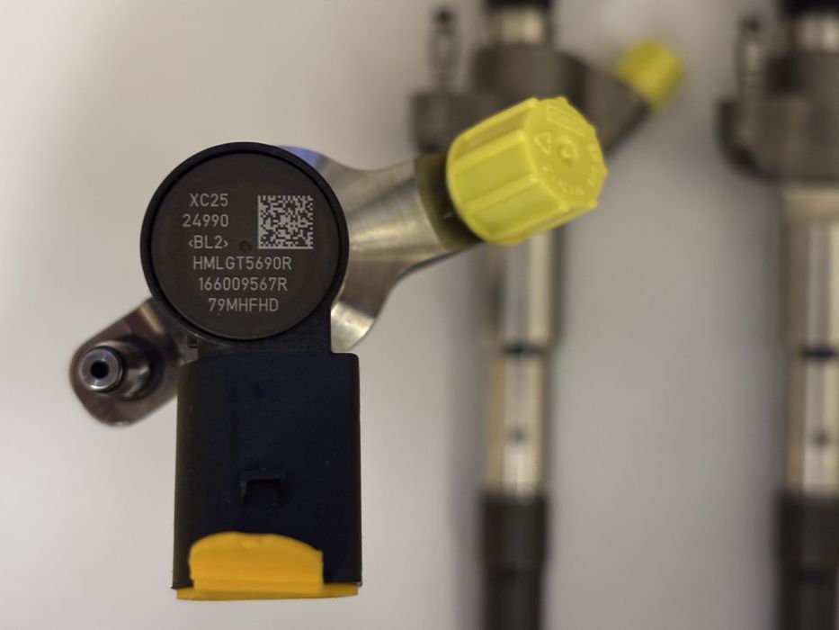 Injectoare injector Renault Master 2.3 dci cod 166009567R- 166000372R