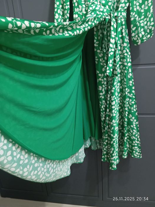 Платье зеленый лепестки