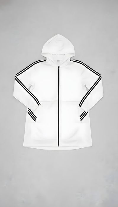 Спортивный женский костюм