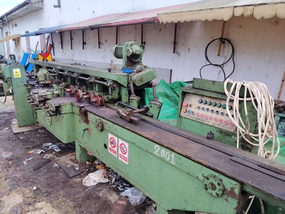 Masina de tras lemn pe 4 fete