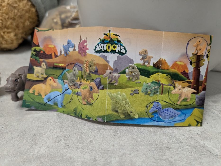 Киндер natoons  животные и динозавры