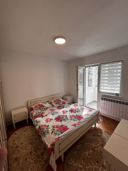 Inchiriez apartament 4 camere hotelier sau termen lung