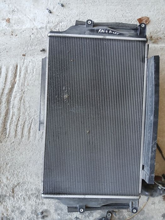 Воден радиатор Toyota Rav4 2010
