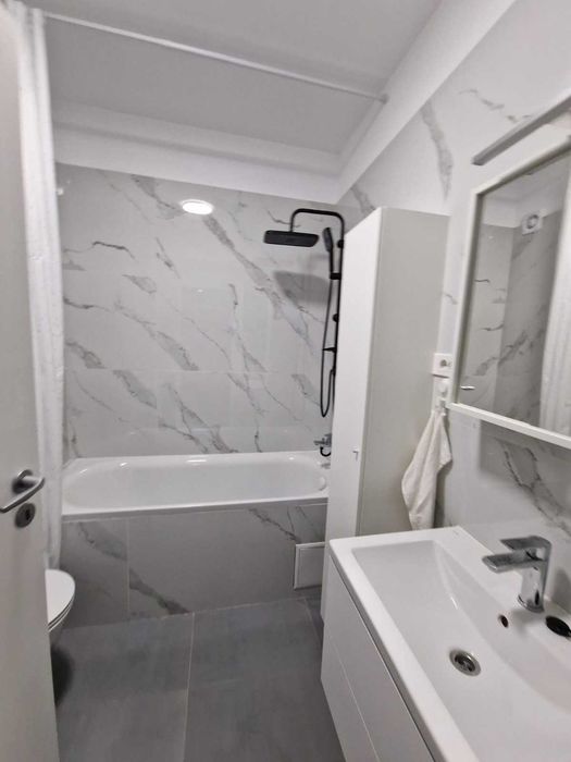 Vând urgent apartament 2 camere, Grand Crystal Residence, 62,6 mp, etaj 9, parcare inclusă