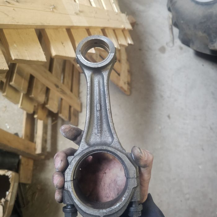 Запчасти от трактора Buhler