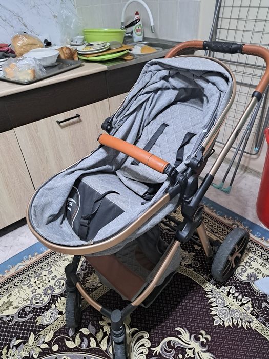 Коляска сатылады.