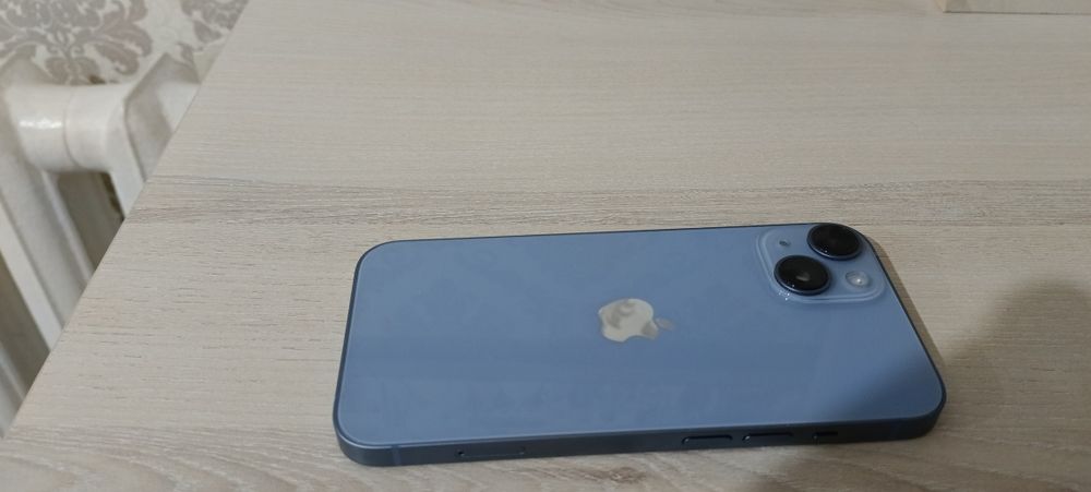 iPhone 14 телефон