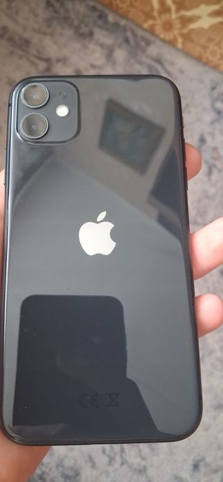 Продам айфон 11.
