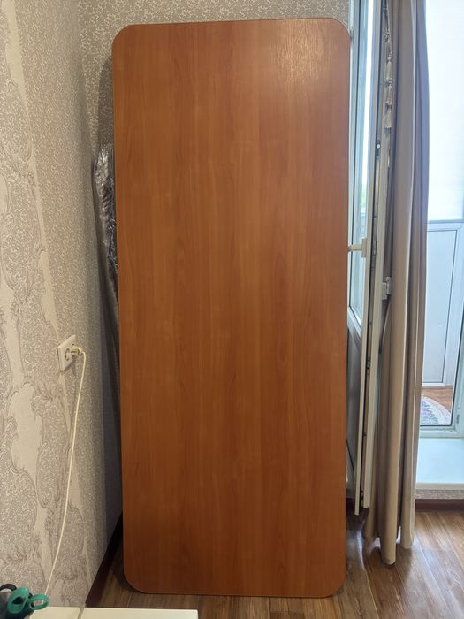 Продам стол 2 м.